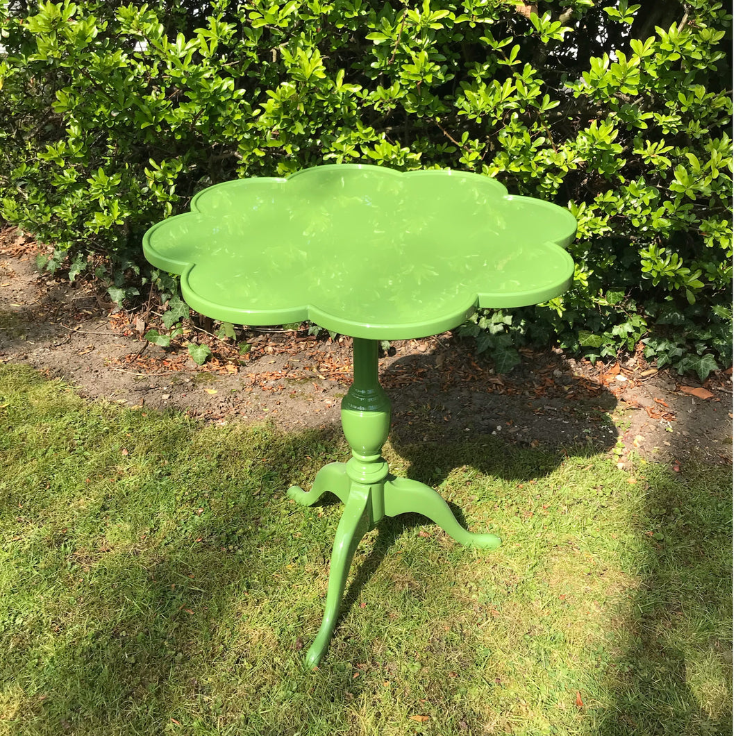Lacquered Scalloped Shaped Leaf Green Occasional Table