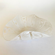 Load image into Gallery viewer, Trio of Miniature Murano Trinket Dishes
